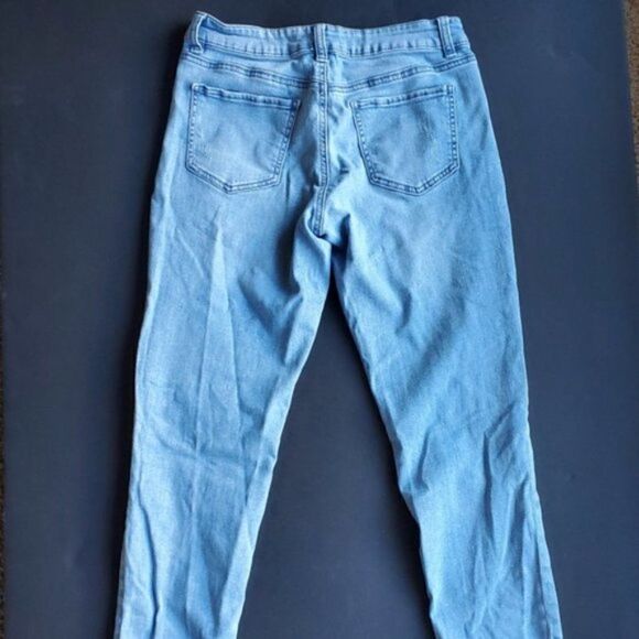 Tinseltown Light wash Blue Distressed Jeans - Picture 6 of 8